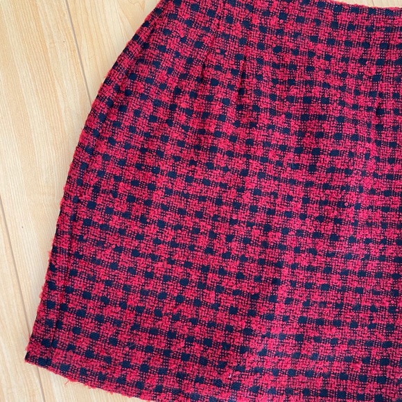 ann taylor red black textured brocade skirt ann taylor red black textured brocade skirt